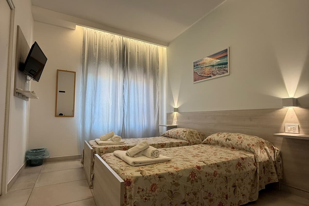 Superior Room | Minibar, in-room safe, desk, laptop workspace