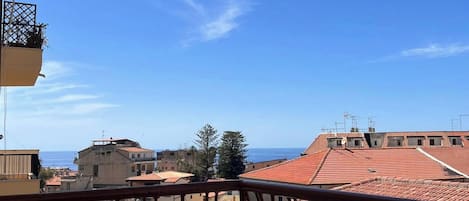 Deluxe Room, Sea View | Balcony