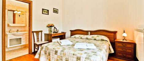 1 camera, ferro/asse da stiro, Wi-Fi, lenzuola