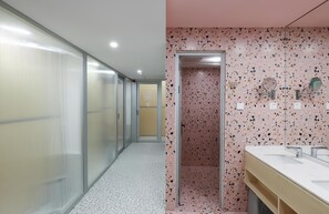 Shared Dormitory, Women only | Bathroom | Shower, rainfall showerhead, hair dryer, slippers - WeFlow Hostel - Shanghai Xintiandi (Shanghai)