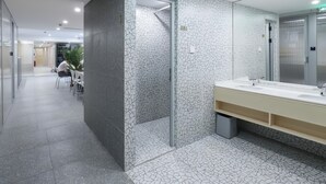 Standard Shared Dormitory, Women only | Bathroom | Shower, rainfall showerhead, hair dryer, slippers - WeFlow Hostel - Shanghai Xintiandi (Shanghai)