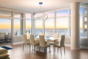 Dining - 1900 98 #302-Luxurious | Gulf Front | Chair Service | Rooftop Pool (Destin)