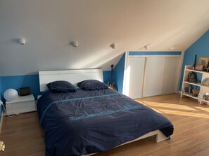 2 dormitorios, tabla de planchar con plancha, wifi gratis y ropa de cama