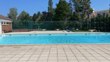 Piscine extérieure, piscine chauffée