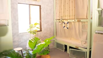 Free WiFi, bed sheets