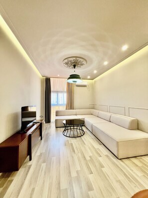 Family Apartment | Living area - Spiranca Apartments & Rooms (Tirana)