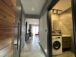 Family Apartment 2+1 | 1 Schlafzimmer, hochwertige Bettwaren, laptopgeeigneter Arbeitsplatz