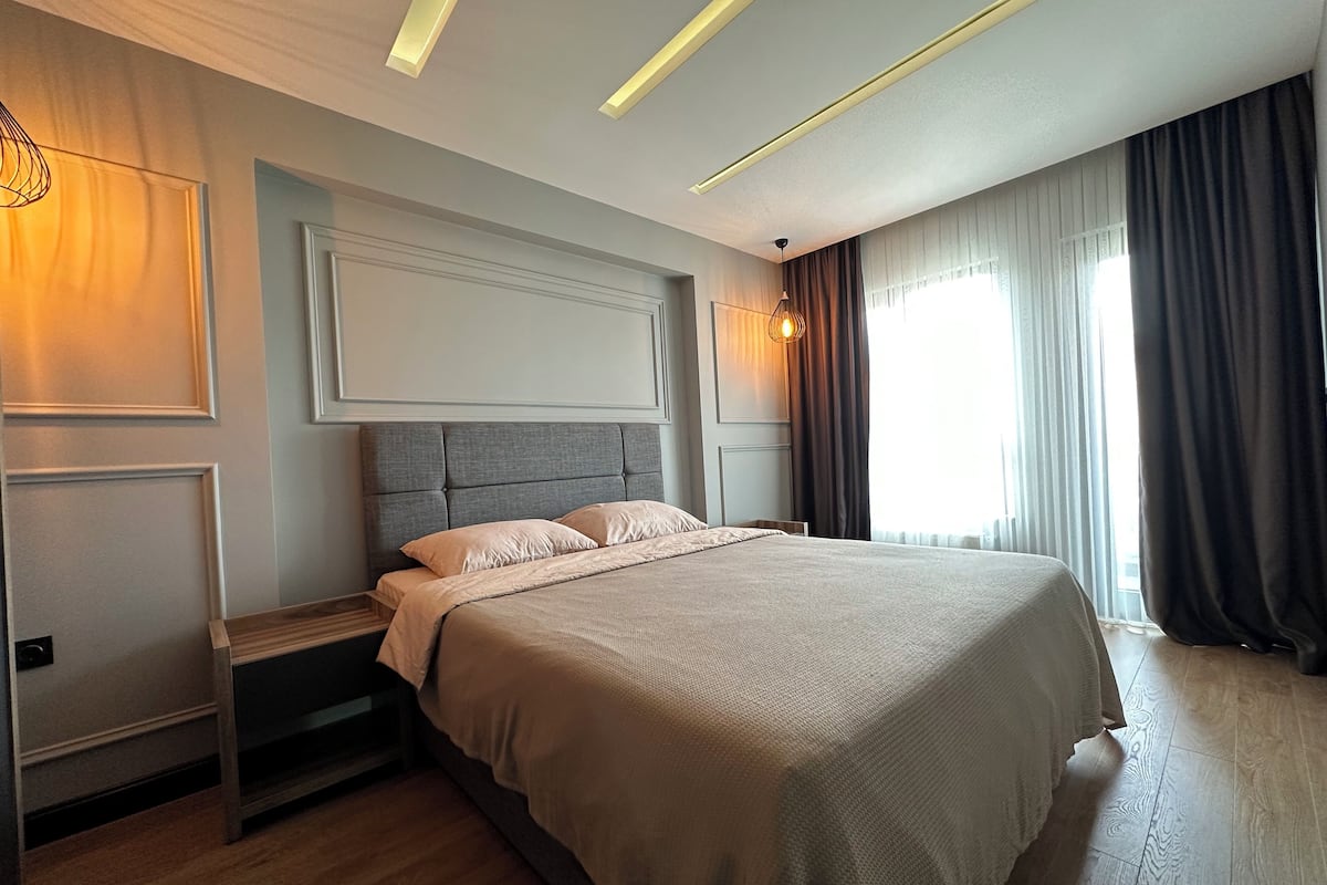 1 bedroom, premium bedding, laptop workspace, blackout drapes