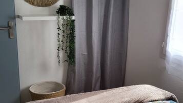 2 slaapkamers, een strijkplank/strijkijzer, reisbedje, gratis wifi