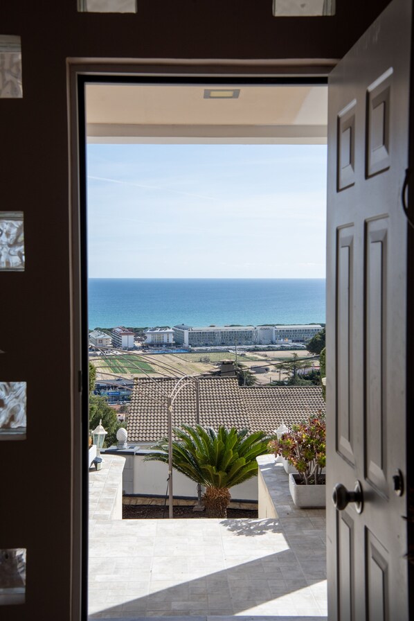 Interior - Family villa with heated pool and panoramic sea views (Santa Susanna)