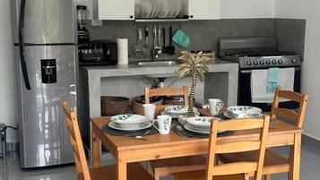 Fridge, microwave, oven, coffee/tea maker