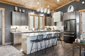 Refrigerador, microondas, horno, placa de cocina