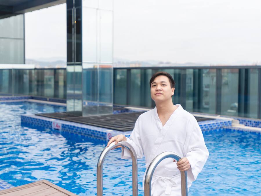 Outdoor pool, pool loungers