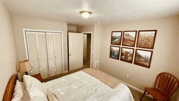 2 bedrooms, iron/ironing board, travel cot, free WiFi