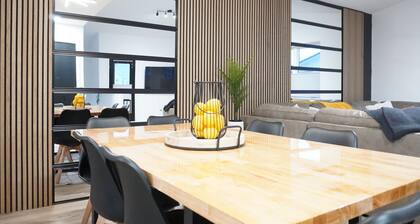 Escape to Serenity: Cozy Alaskan Retreat with Private Indoor Sauna