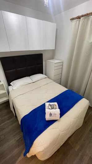 Coffres-forts dans les chambres, bureau, rideaux occultants