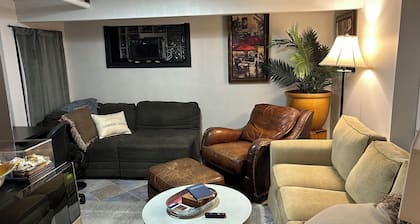 Cozy 1-bedroom apartment just 6 minutes drive to Morton Arboretum