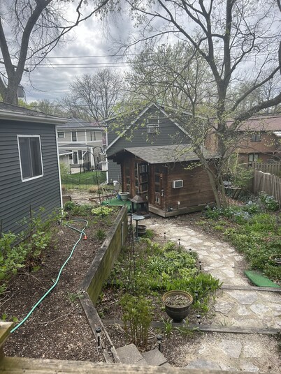 Pet Friendly-Cozy 1-bedroom apartment just 6 minutes drive to Morton Arboretum