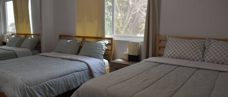 4 bedrooms, iron/ironing board, WiFi, bed sheets