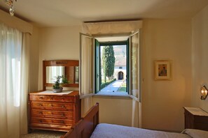 Apartment, Non Smoking, Garden View | Free WiFi, bed sheets