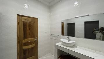 Shower, toilet paper