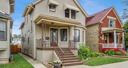 CHICAGO Portage Park Pad