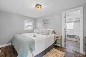 2 slaapkamers, een strijkplank/strijkijzer, wifi, beddengoed