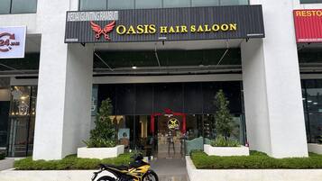 Nail salon