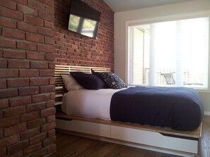 1 bedroom, travel cot, free WiFi, bed sheets