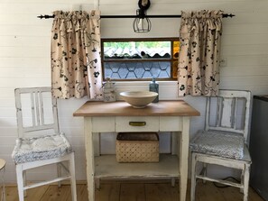 Living area - Kouzelná maringotka (Chribska)