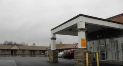 Super 8 by Wyndham Youngstown/girard