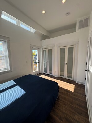 4 bedrooms, desk, iron/ironing board, free WiFi