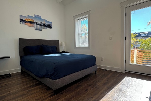 4 bedrooms, desk, iron/ironing board, free WiFi