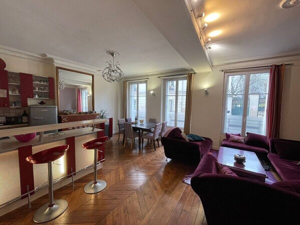 Interior - Appartement Spacieux et Clair - Buttes Chaumont (Paris)