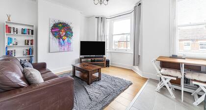 Bright West Ealing Abode