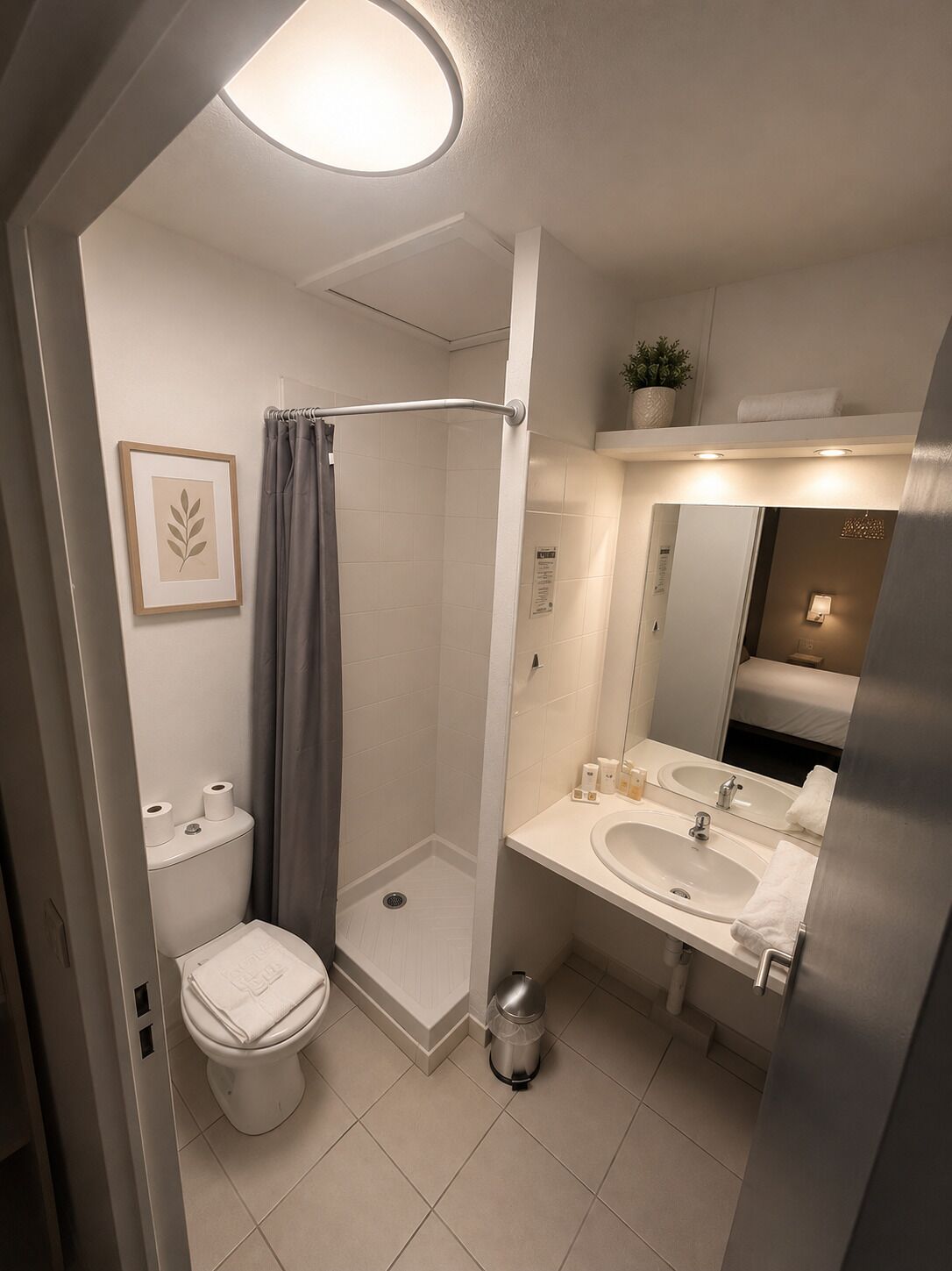 Estudio estándar | Baño | Regadera, secadora de cabello, toallas 