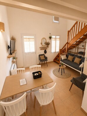 Classic House | Living area - Hôtel Restaurant Les Jasses de Camargue (Gallargues-le-Montueux)
