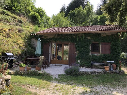 2 Bedroom Private vacation home in Saint Jeure d'Andaure