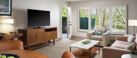 Smart-TV, videospill, DVD-spiller og bordtennis