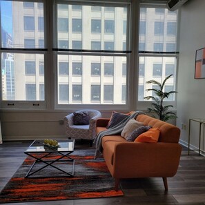 テレビ、テーブルサッカー台、卓球台