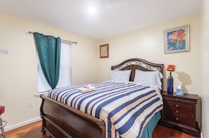 3 chambres, fer et planche à repasser, Wi-Fi gratuit, draps fournis