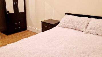 3 bedrooms, WiFi, bed sheets