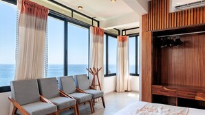 Rom – design, flere senger, bassengutsikt, ved havkanten