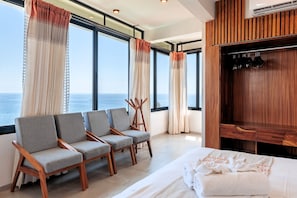 设计客房, 多张床, 泳池景观, 海滨 | 高档床上用品、羽绒被、Select Comfort 床、客房内保险箱