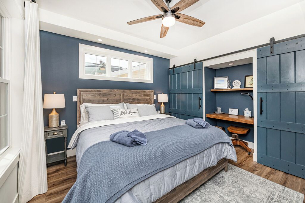 4 chambres, bureau, fer et planche à repasser, lit parapluie