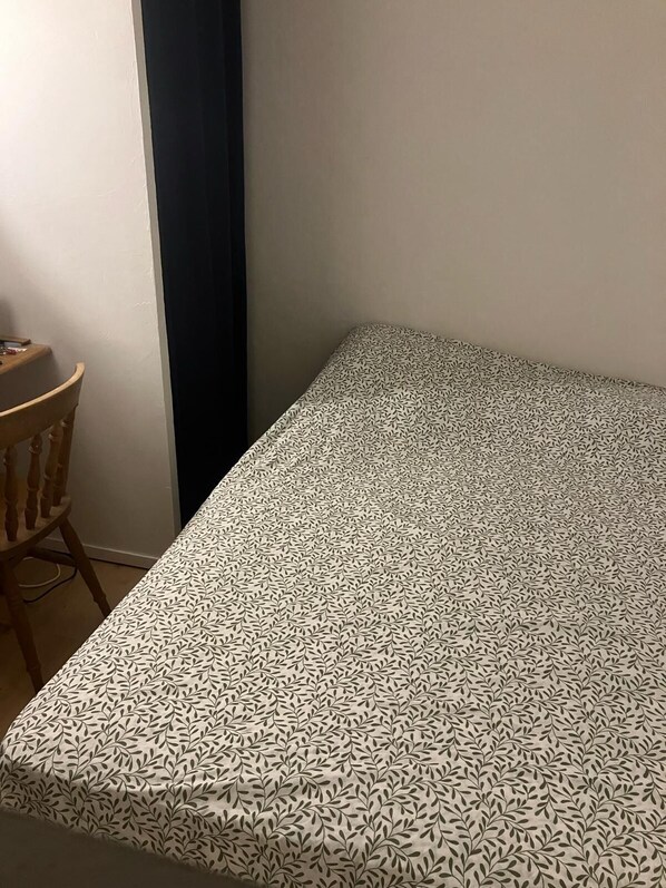 3 chambres, fer et planche à repasser, Wi-Fi, draps fournis