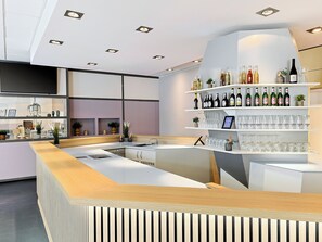 Bar (trong khuôn viên)
