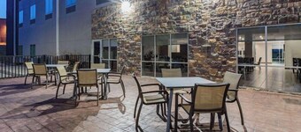 La Quinta Inn & Suites by Wyndham Jackson/cape Girardeau