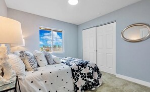 5 Schlafzimmer, Schreibtisch, Bügeleisen/Bügelbrett, kostenloses WLAN