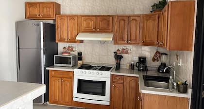 Beautiful entire home near Plaza Patio Mall